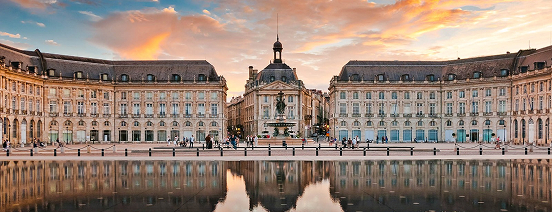 Spectacle de drones lumineux à Bordeaux avec Magic Drone Show